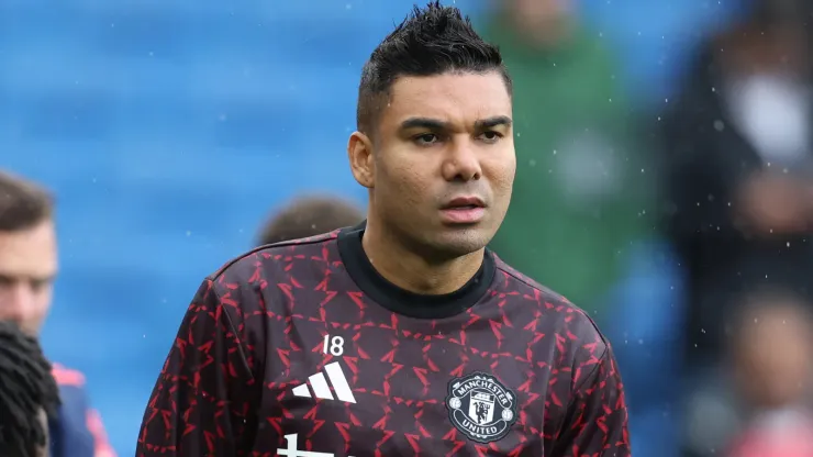 Casemiro com a camisa do Manchester United
