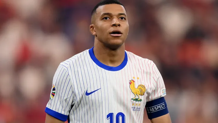 Mbappé será atração no Parque dos Príncipes nesta sexta-feira (Foto: Justin Setterfield/Getty Images)
