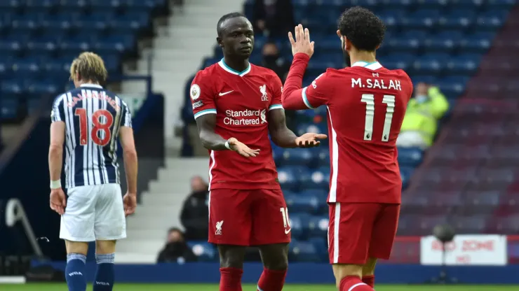 Mané e Salah comemorando gol pelo Liverpool
