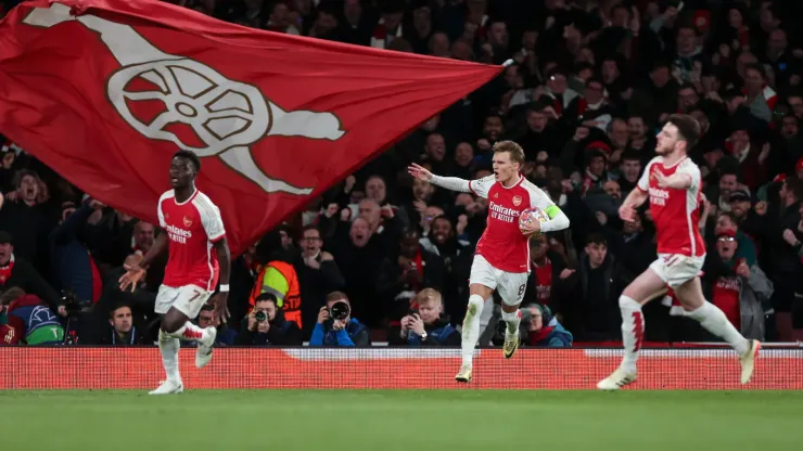 Bukayo Saka, William Saliba, Martin Ødegaard e Declan Rice em partida pelo Arsenal
