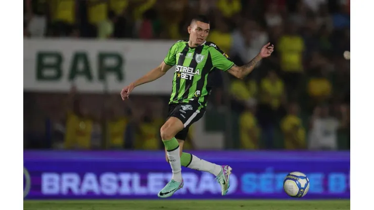 Nicolas em campo durante a partida entre Mirassol e América-MG pela Série B, no dia 03 de setembro de 2024. (Associated Press / Alamy Stock Photo)
