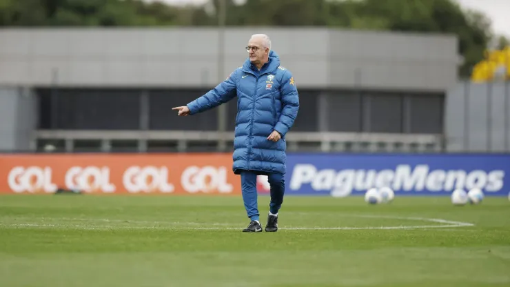 Dorival Júnior, técnico da Seleção Brasileira, durante treino. (Foto: Rafael Ribeiro/CBF)
