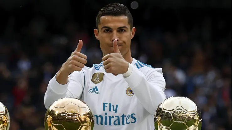 Cristiano Ronaldo venceu a Bola de Ouro por cinco vezes.
