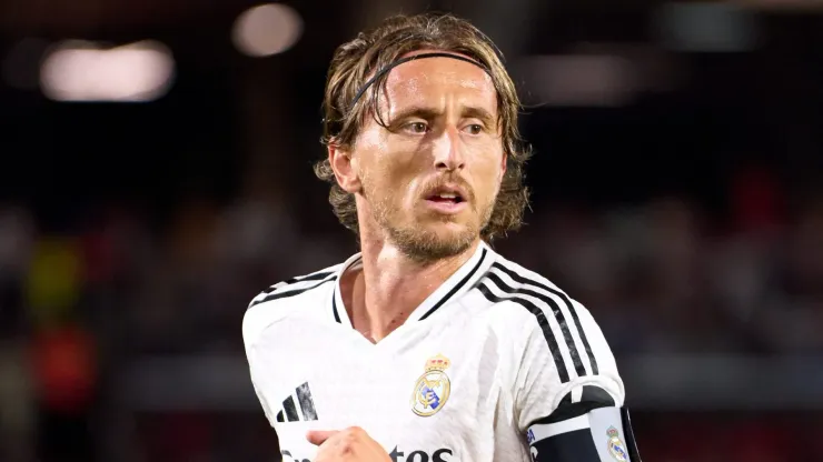 Modric recomenda ao Real Madrid a contratação de meio-campista talentoso.
