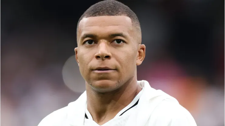 Mbappé pede e Real Madrid pode pagar salário de R$ 49 milhões para anunciar craque francês   (Photo by Florencia Tan Jun/Getty Images)
