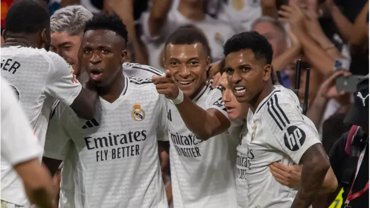 Real Madrid tem Mbappé, Vini Jr e Rodrygo no ataque. 
