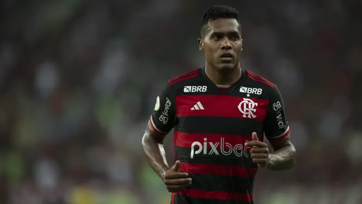 Alex Sandro, lateral-esquerdo do Flamengo. Foto: Jorge Rodrigues/AGIF
