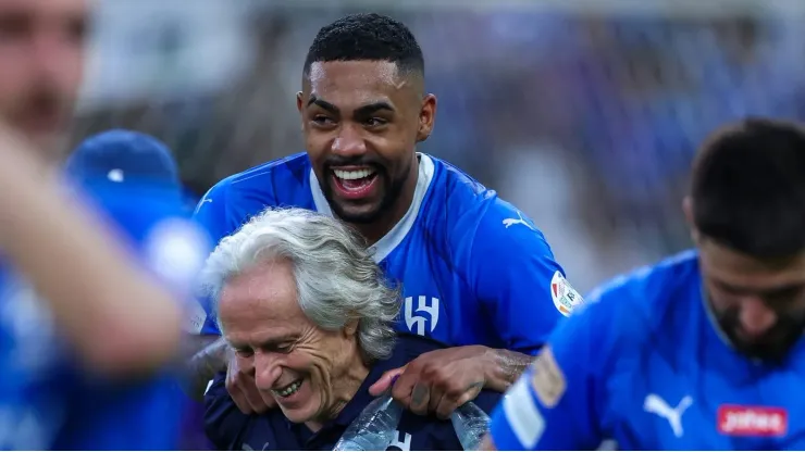 Malcom comemora com Jorge Jesus. Foto: Yasser Bakhsh/Getty Images
