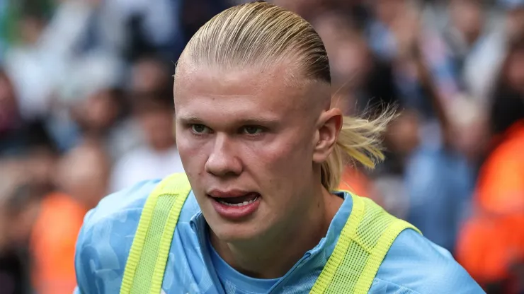 Haaland com a camisa do Manchester City.
