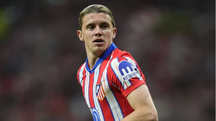 Conor Gallagher com a camisa do Atlético de Madrid.
