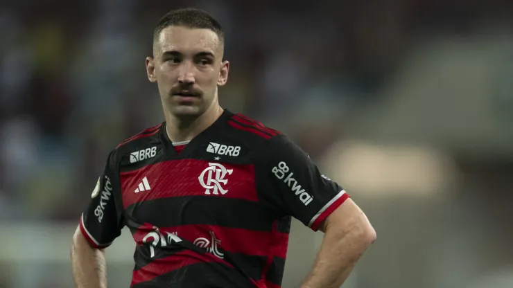 Léo Ortiz em partida pelo Flamengo
