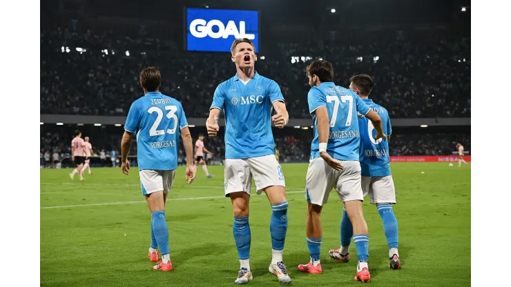 Napoli está de olho na liderança do campeonato. No meio de semana, equipe venceu o Palermo pela Copa da Itália (Foto: Francesco Pecoraro/Getty Images)
