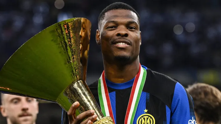 Zagueiro Denzel Dumfries, que defende as cores da Inter de Milão, foi alvo do Manchester United. Foto: IMAGO / Gribaudi/ImagePhoto
