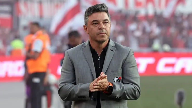 Marcelo Gallardo pede atacante no River Plate.
