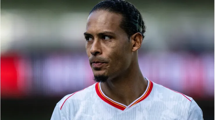 Van Dijk acaba de informar o Liverpool sobre seu futuro. Foto: IMAGO / Sebastian Frej
