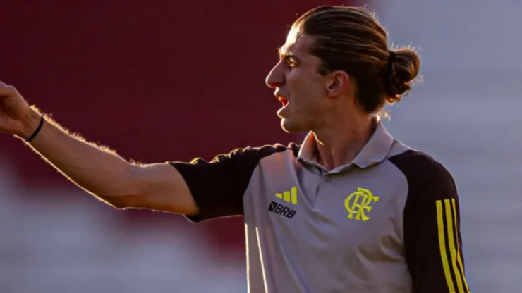 Filipe Luís convive com desfalques no dia a dia do Flamengo (Foto: Paula Reis / CRF / Divulgação)
