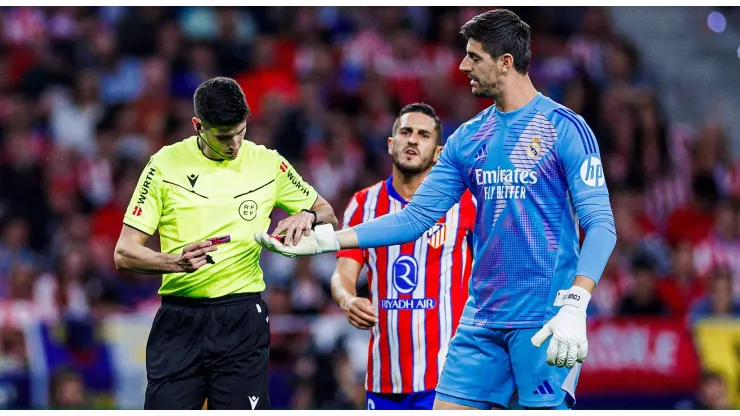 Thibaut Courtois esteve envolvido em confusão durante o clássico da La Liga.
