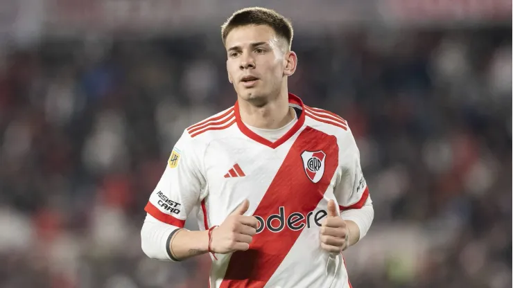 Franco Mastantuono com a camisa do River Plate.
