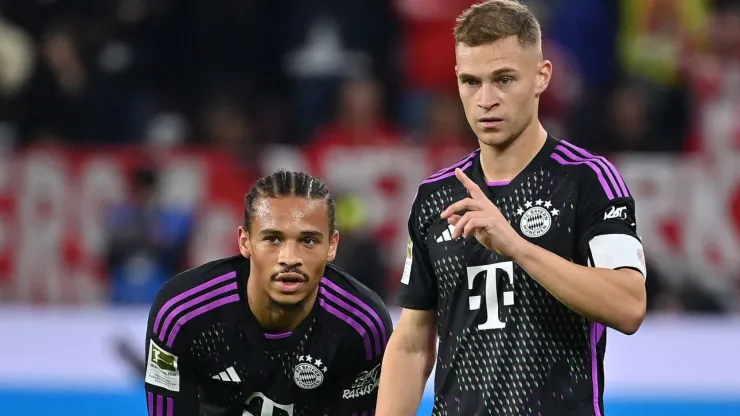 Leroy Sané e Kimmich em ação pelo Bayern de Munique. Jogadores são alvos do Barcelona. foto: IMAGO / Sven Simon
