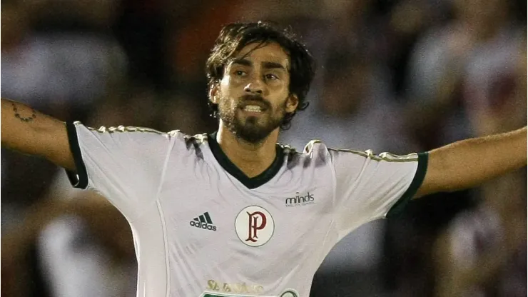 Valdivia na época do Palmeiras, comemorando seu gol contra o Botafogo-SP, pela décima rodada do Campeonato Paulista no estádio Santa Cruz (Santao), Ribeirao Preto/SP, Brasil. (Foto: IMAGO / Fotoarena)
