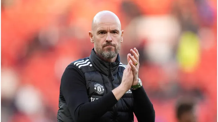 Ten Hag, do United, manda recado ao Real Madrid sobre Álvaro Carreras.
