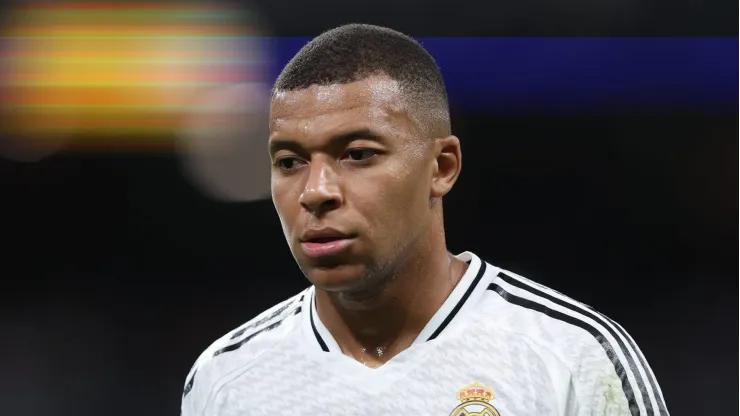 Jude Bellingham está insatisfeito no Real Madrid e motivo tem relação com Mbappé. 
