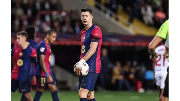 Lewandowski em ação na partida entre Barcelona e Sevilla, no dia 20 de outubro de 2024. (Associated Press / Alamy Stock Photo)
