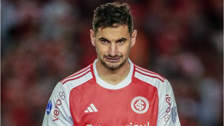 Lucas Alario decide deixar o Internacional e topa disputar a Libertadores por outra potência. Foto: Giancarlo Santorum/AGIF
