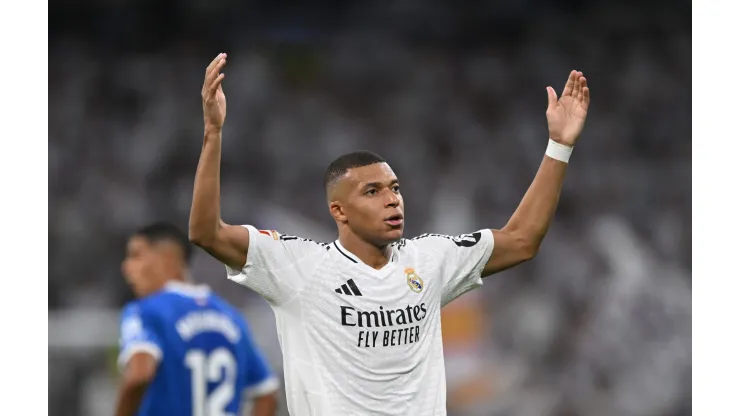 MADRID, SPAIN - SEPTEMBER 24: Kylian Mbappe of Real Madrid celebrates scoring his team's second goal during the LaLiga match between Real Madrid CF and Deportivo Alaves  at Estadio Santiago Bernabeu on September 24, 2024 in Madrid, Spain. (Photo by Denis Doyle/Getty Images)
