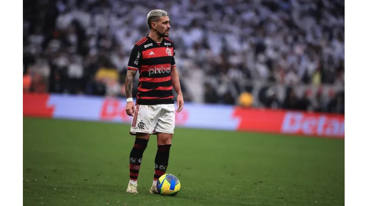 De Arrascaeta durante a partida entre Corinthians e Flamengo, pela Copa do Brasil, no dia 20 de outubro de 2024. (Associated Press / Alamy Stock Photo)
