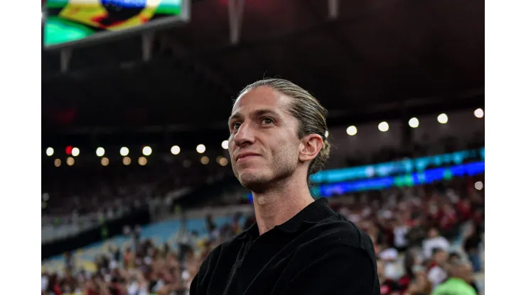 RJ - RIO DE JANEIRO - 02/10/2024 - COPA DO BRASIL 2024, FLAMENGO X CORINTHIANS - Filipe Luis tecnico do Flamengo durante partida contra o Corinthians no estadio Maracana pelo campeonato Copa Do Brasil 2024.  Foto: Thiago Ribeiro/AGIF
