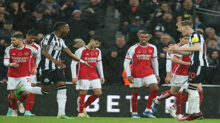 Newcastle e Arsenal se encaram em situações opostas na tabela
