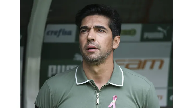 SAO PAULO, BRAZIL - OCTOBER 26: Abel Ferreira, head coach of Palmeiras looks on during a Brasileirao 2024 match between Palmeiras and Fortaleza  at Allianz Parque on October 26, 2024 in Sao Paulo, Brazil. (Photo by Alexandre Schneider/Getty Images)
