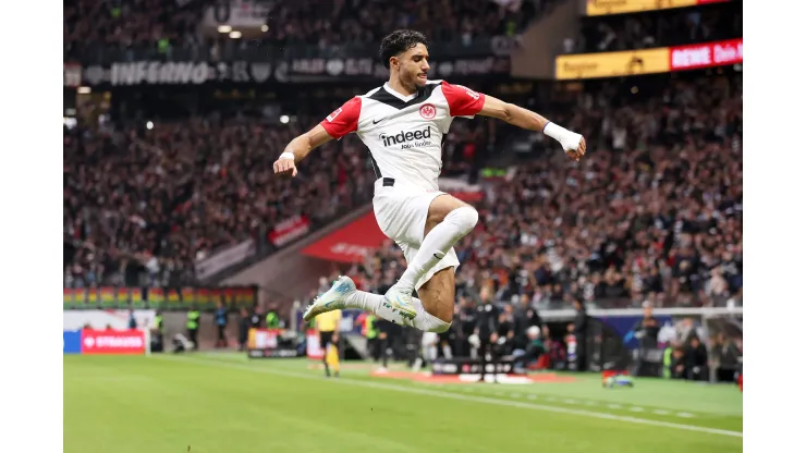 FRANKFURT AM MAIN, GERMANY - NOVEMBER 02: Omar Marmoush of Eintracht Frankfurt celebrates scoring his team's second goal during the Bundesliga match between Eintracht Frankfurt and VfL Bochum 1848 at Deutsche Bank Park on November 02, 2024 in Frankfurt am Main, Germany. (Photo by Alex Grimm/Getty Images)
