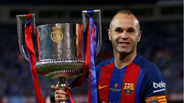 Iniesta com título conquistado no Barcelona
