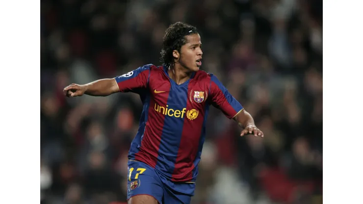 BARCELONA, SPAIN - DECEMBER 12:  Giovani Dos Santos of Barcelona celebrates his goal during the UEFA Champions League Group E match between Barcelona and Stuttgart at the Camp Nou stadium on December 12, 2007 in Barcelona, Spain.  (Photo by Jasper Juinen/Getty Images)
