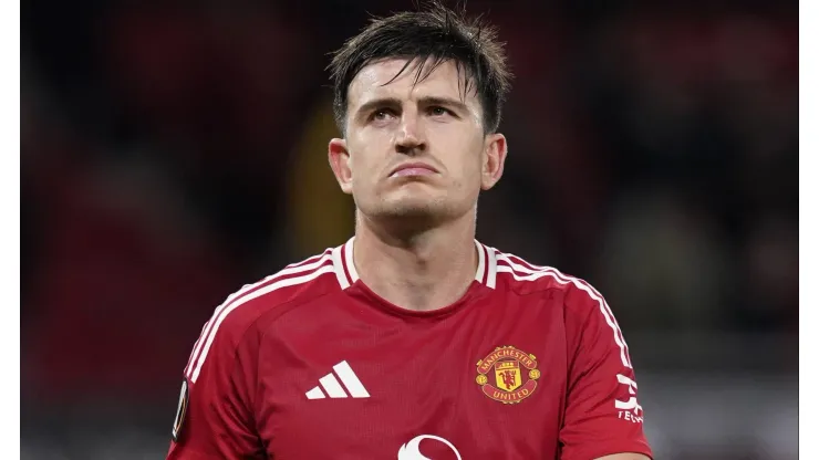 Descartado por Ruben Amorim, Harry Maguire, do Manchester United, pode assinar com gigante europeu. (Foto: Imago)
