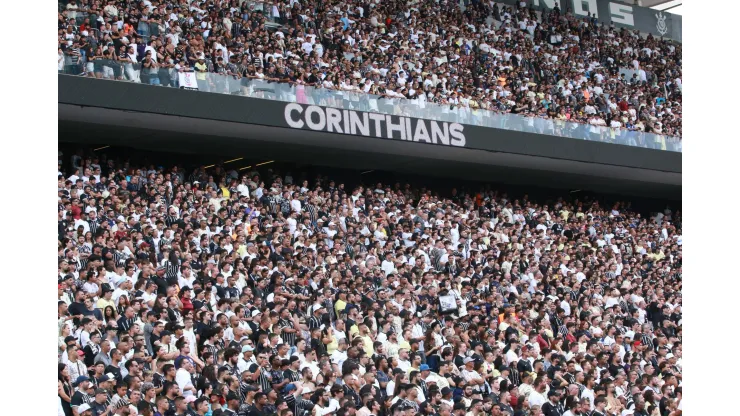 Partida de Futebol entre Corinthians e Gremio Novorizontino pelo Paulistao 2024 SAO PAULO SP, 04/02/2024 - FUTEBOL / PAULISTAO 2024-CORINTHIANS-GREMIO NOVORIZONTINO - Torcida do Corinthians na partida entre Corinthians e Gremio Novorizontino, valida pela quinta rodada do Campeonato Paulista de Futebol 2024. Neste Domingo, 04 de Fevereiro 2024. Estadio Neo Quimica Arena Corinthians Foto: Saulo Dias/Thenews2/imago images SPO PUBLICATIONxNOTxINxUSA Copyright: xSauloxDiasx
