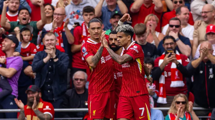 Darwin, Salah e Luis Díaz, jogadores do Liverpool. Foto: Imago 
