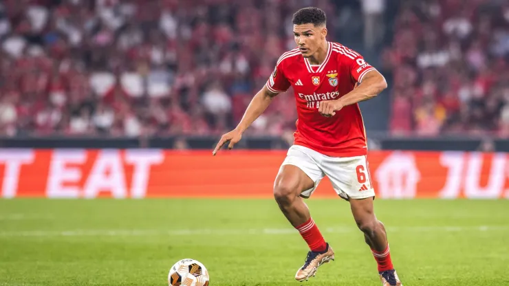 Alexander Bah em ação pelo Benfica. Foto: Imago
