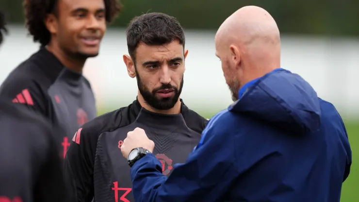 Bruno Fernandes e Erik Ten Hag em treino do Manchester United. Foto: Imago
