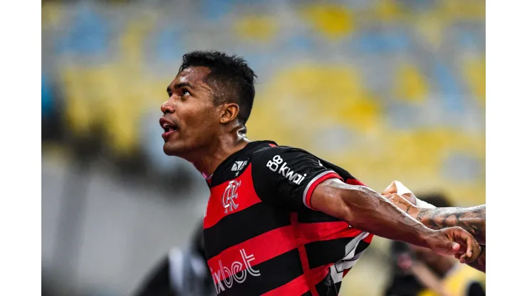 Alex Sandro celebra golo do Flamengo contra o Corinthians. Foto: Imago
