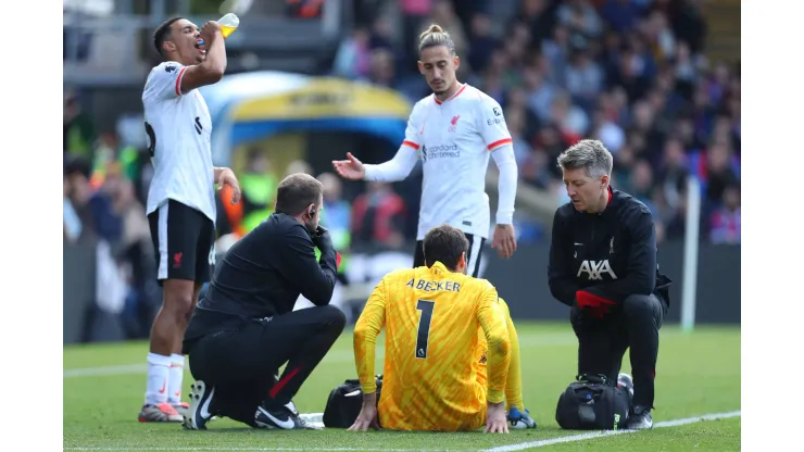 Alisson tem lesão em jogo do Liverpool. Foto: Imago
