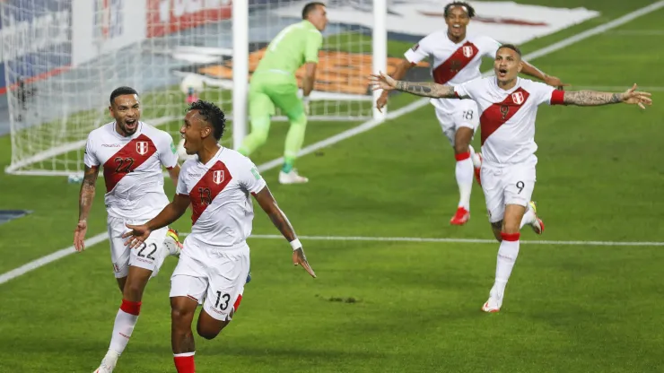  Miguel Araujo marcou o golo do Peru contra o Uruguai. Foto: Imago
