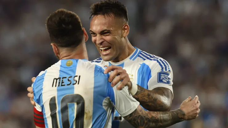  Lautaro Martínez foi muito elogiado por Messi. Foto: Imago
