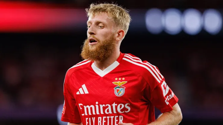 Beste marcou o primeiro golo do jogo entre Pevidém e Benfica. Foto: Imago.
