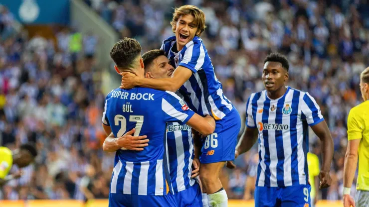 FC Porto quer fazer a festa frente ao Sintrense. Foto: Imago
