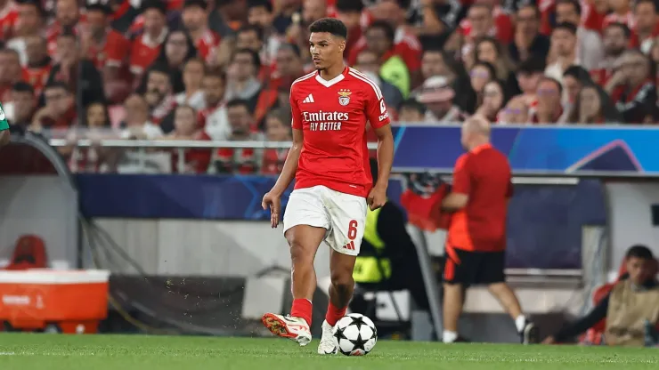 Alexander Bah durante o jogo frente ao Feyenoord. Foto: Imago
