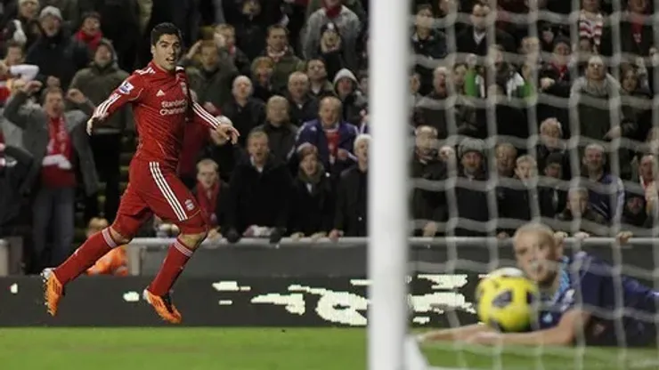 Liverpool's new signing, Luis Suarez (L), scores past Stoke City's Asmir Begovic during their English Premier League soccer match at Anfield in Liverpool, northern England, February 2, 2011. REUTERS/Phil Noble (BRITAIN – Tags: SPORT SOCCER). NO ONLINE/INTERNET USAGE WITHOUT A LICENCE FROM THE FOOTBALL DATA CO LTD. FOR LICENCE ENQUIRIES PLEASE TELEPHONE ++44 (0) 207 […]
