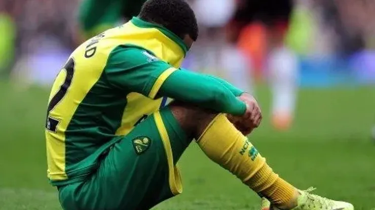 Norwich Citys English midfielder Nathan Redmond sits dejected after the English Premier League football match between Fulham and Norwich city at Craven Cottage in London on April 12, 2014. Fulham won 1-0. AFP PHOTO/CARL COURT – RESTRICTED TO EDITORIAL USE. NO USE WITH UNAUTHORIZED AUDIO, VIDEO, DATA, FIXTURE LISTS, CLUB/LEAGUE LOGOS OR LIVE SERVICES. ONLINE […]
